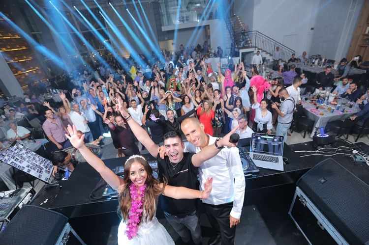 מתגעגעים לים? קבלו חתונה בקונספט קייצי ומטריף 18