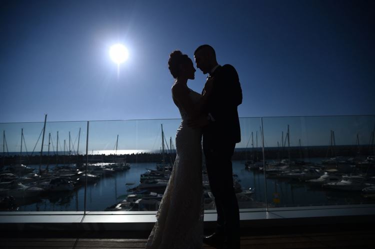 סיפור ההיכרות הכי מטורף שהכרתם 8