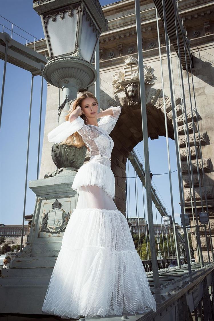 אחרי ביטול החתונה: קסניה טרנטול לובשת שמלת כלה 3