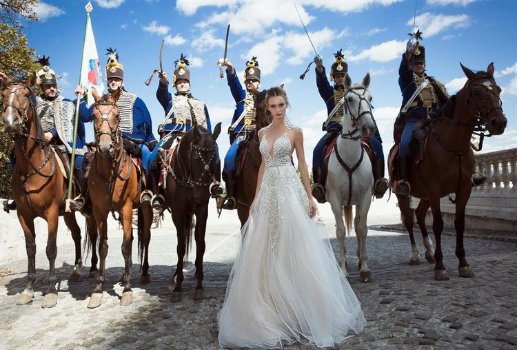 אחרי ביטול החתונה: קסניה טרנטול לובשת שמלת כלה 11