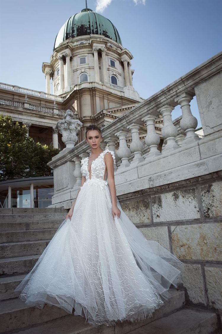 אחרי ביטול החתונה: קסניה טרנטול לובשת שמלת כלה 13