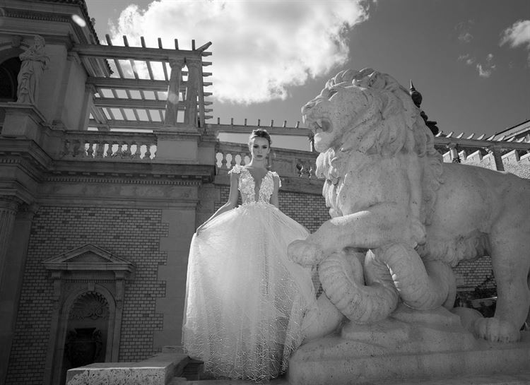 אחרי ביטול החתונה: קסניה טרנטול לובשת שמלת כלה 14