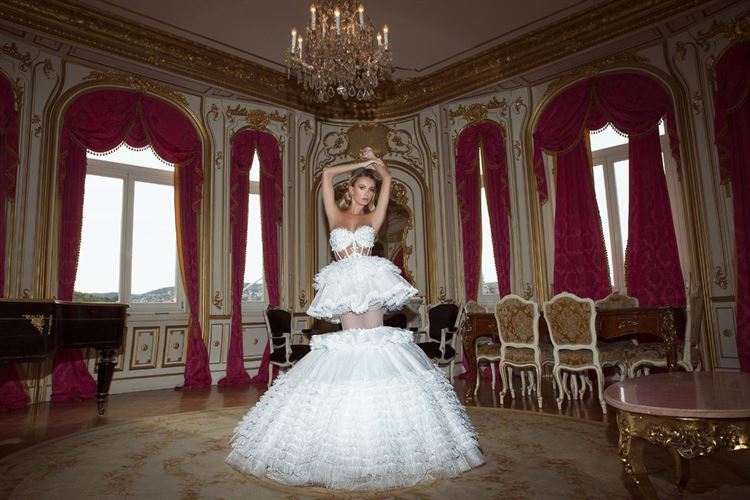 אחרי ביטול החתונה: קסניה טרנטול לובשת שמלת כלה 18