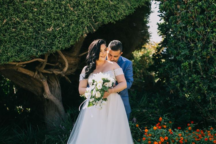 הזמנה לחתונה או דרכון? חתונה שוברת ציפיות 9