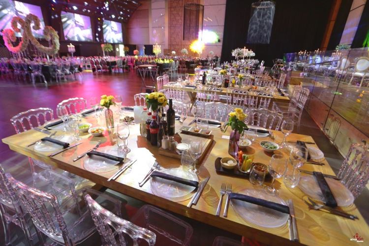 האורחת שהתפרצה לצילומי החתונה וגנבה את ההצגה 32