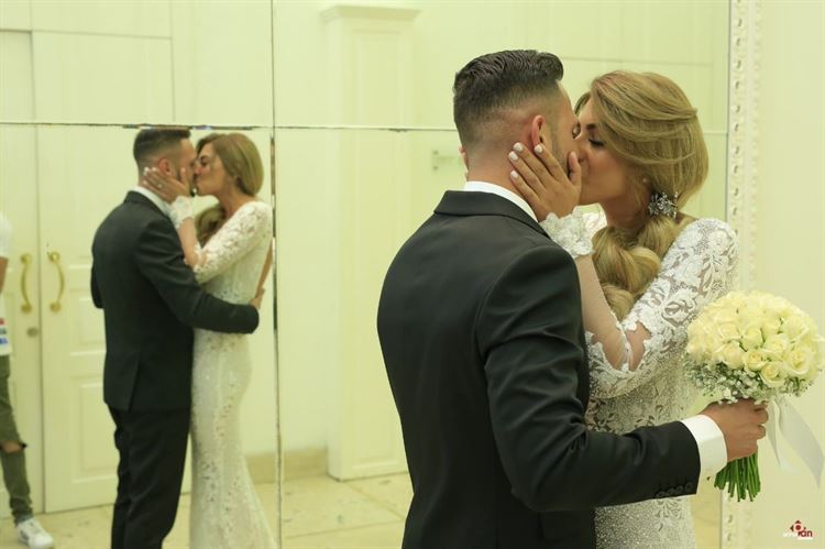 האורחת שהתפרצה לצילומי החתונה וגנבה את ההצגה 12