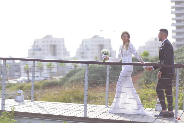 האורחת שהתפרצה לצילומי החתונה וגנבה את ההצגה 15