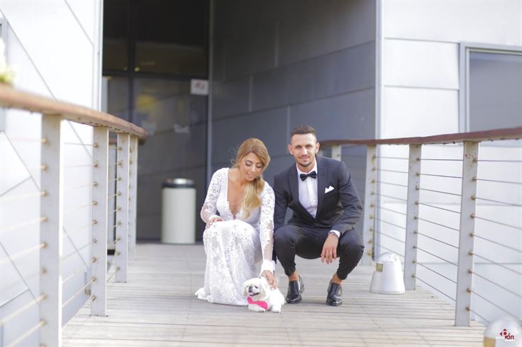 האורחת שהתפרצה לצילומי החתונה וגנבה את ההצגה 2