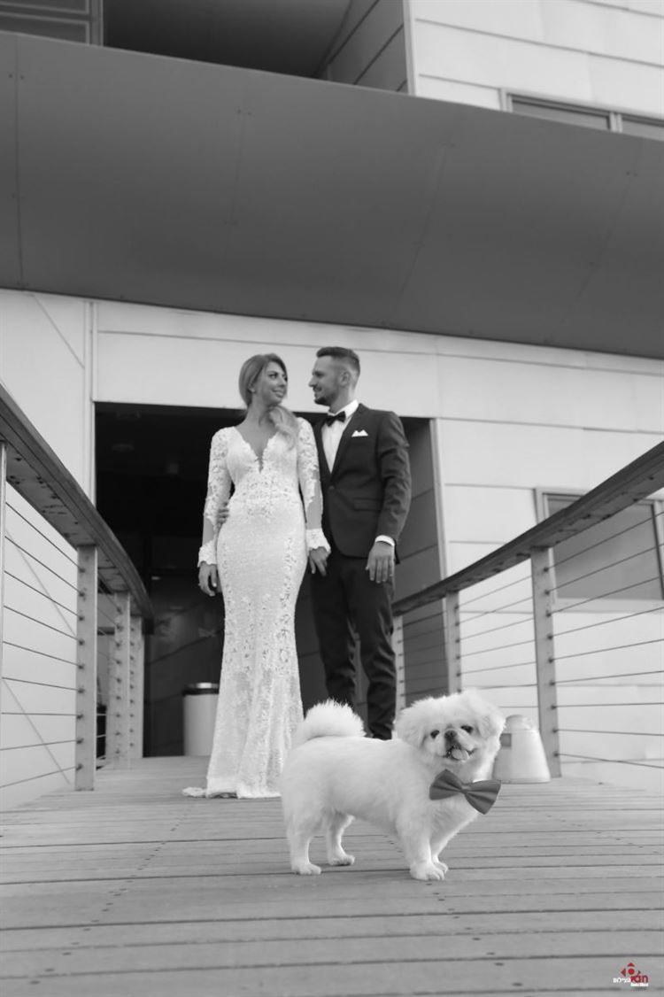 האורחת שהתפרצה לצילומי החתונה וגנבה את ההצגה 17