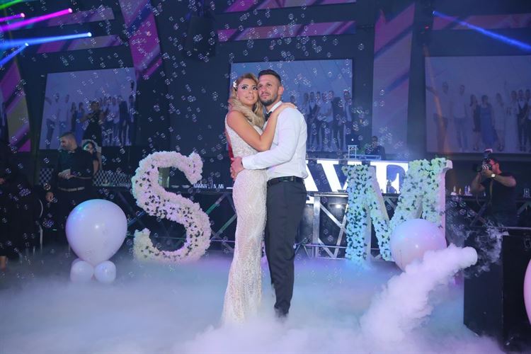 האורחת שהתפרצה לצילומי החתונה וגנבה את ההצגה 25