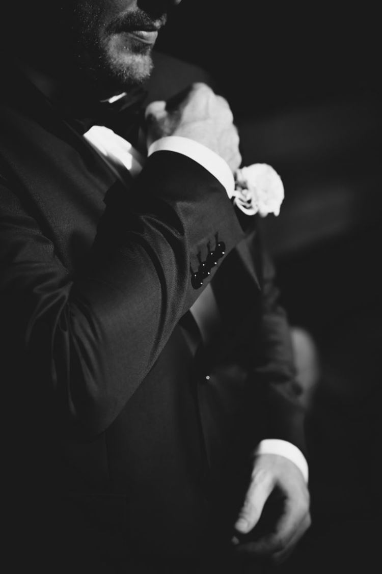 אייל גרשון קשוח ומתרגש ביום חתונתו (צילום: רון קובי, משה בראשי)