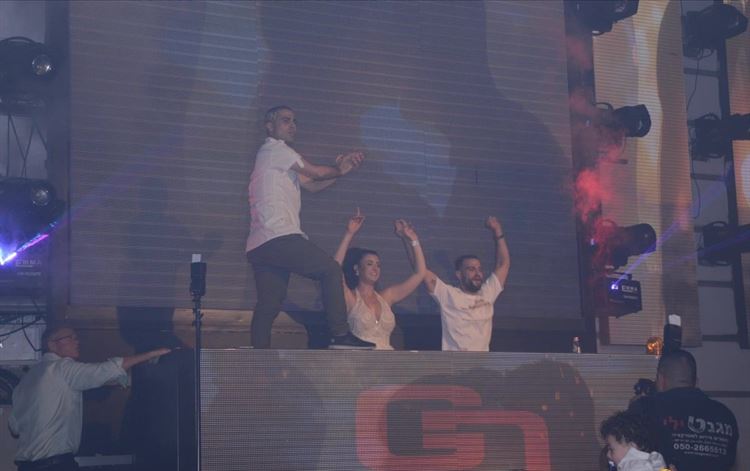 קבלו אותם: אהבה על ספסל הלימודים 16