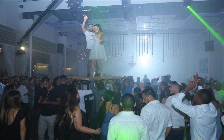 קבלו אותם: אהבה על ספסל הלימודים 19