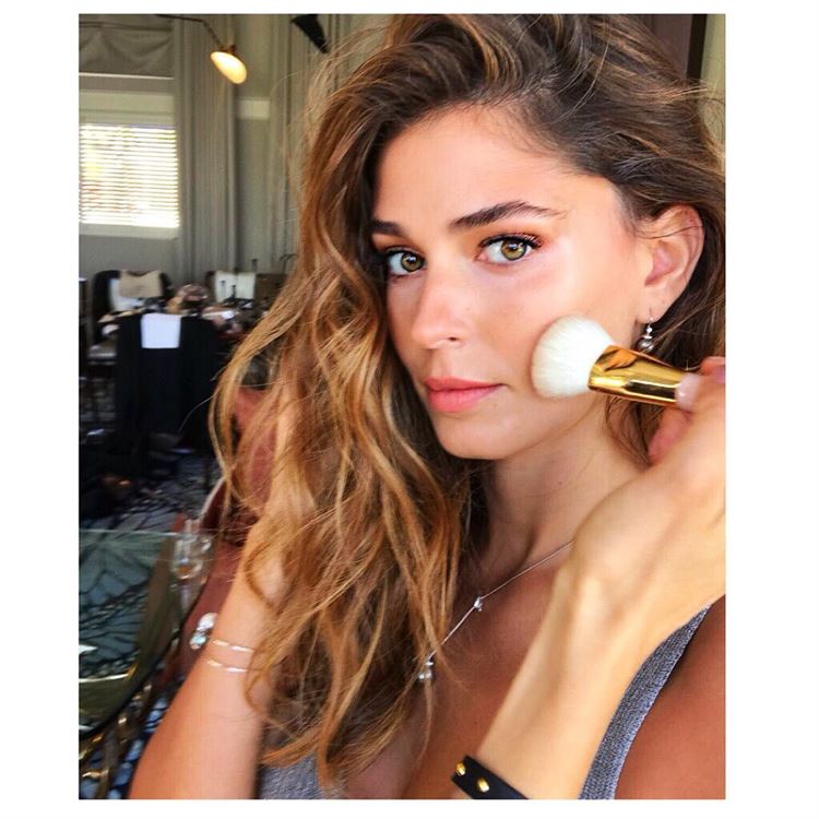 מי אחראי על הלוק הזוהר של כוכבי הביצה? 5