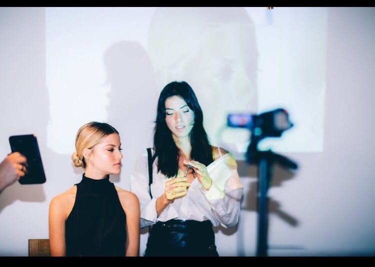 מי אחראי על הלוק הזוהר של כוכבי הביצה? 17