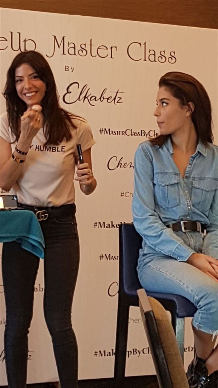 מי אחראי על הלוק הזוהר של כוכבי הביצה? 18