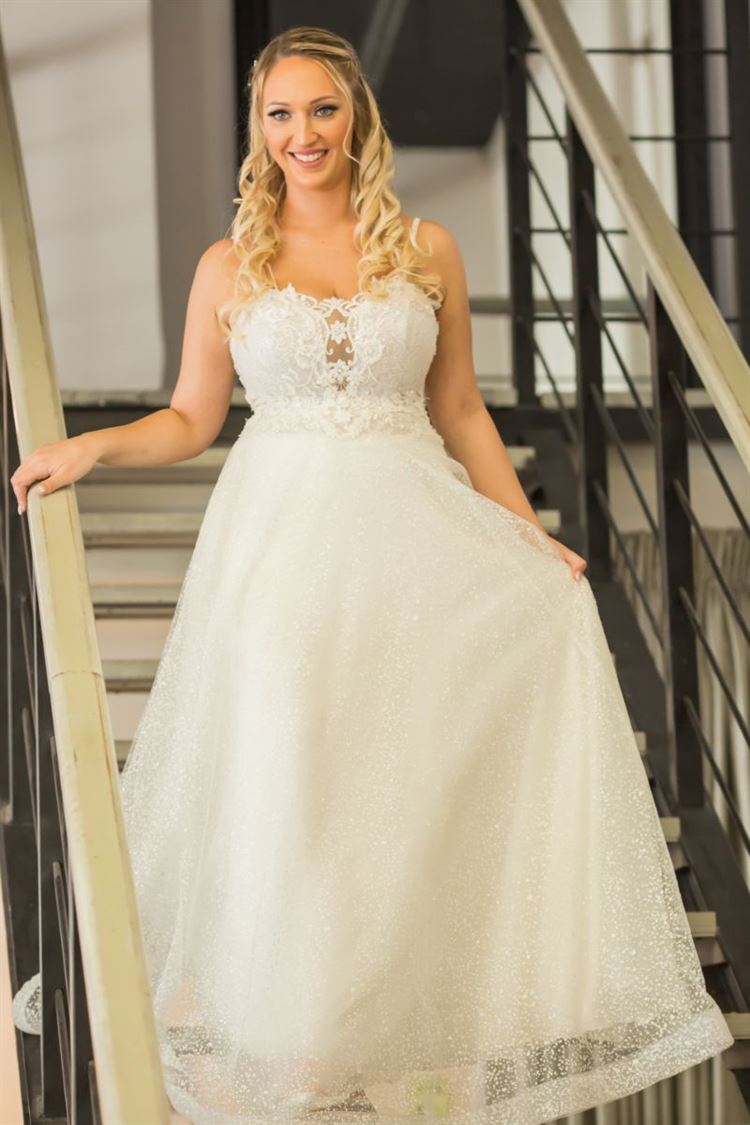 לא תאמינו מה הבחורה שבתמונה קיבלה לכבוד סיום הסמסטר 11