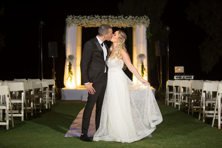 לא תאמינו מה הבחורה שבתמונה קיבלה לכבוד סיום הסמסטר 17