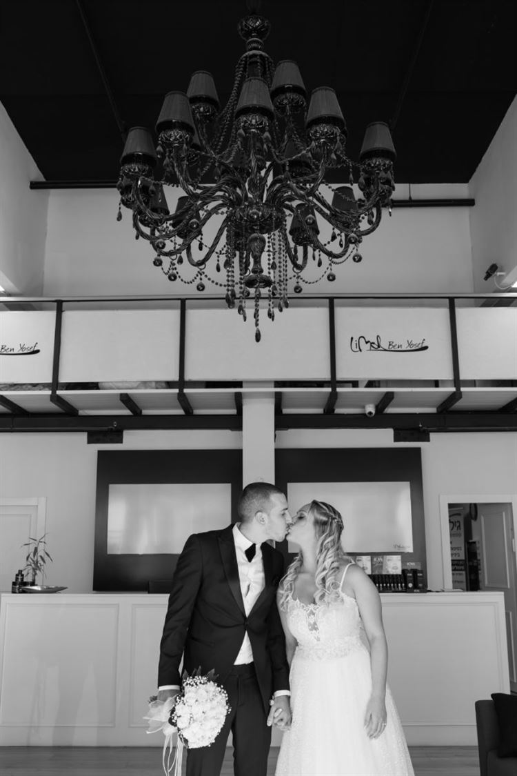 לא תאמינו מה הבחורה שבתמונה קיבלה לכבוד סיום הסמסטר 13