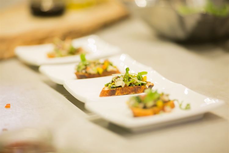 לא תאמינו מה הבחורה שבתמונה קיבלה לכבוד סיום הסמסטר 26