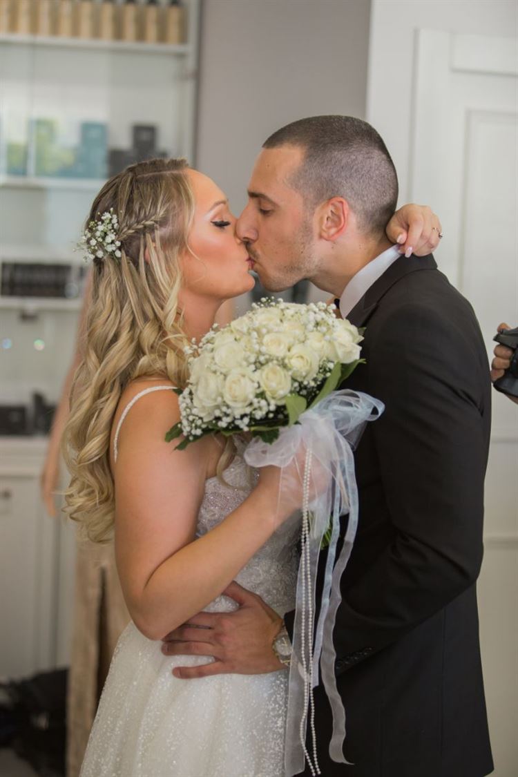 לא תאמינו מה הבחורה שבתמונה קיבלה לכבוד סיום הסמסטר 7