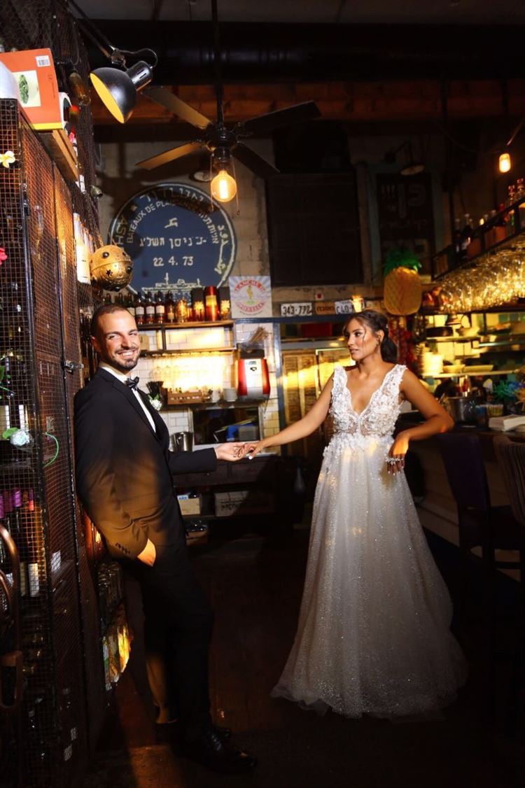 נזכרים במקום שבו נפגשו לראשונה (צילום: שי אסייג)