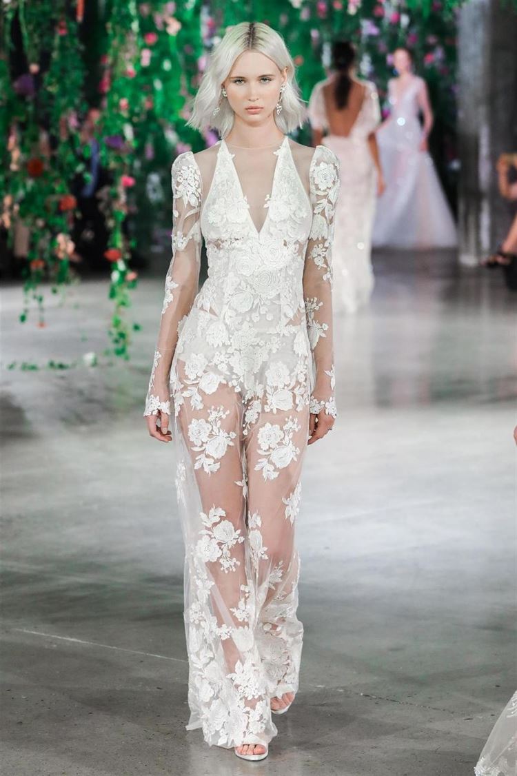 לנועזות בלבד: שמלות כלה (כמעט) שקופות 3