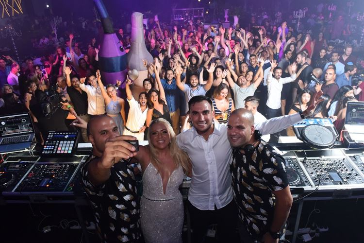 הרי את מוארת לי: חתונת הלדים הכי מקורית שראינו 32