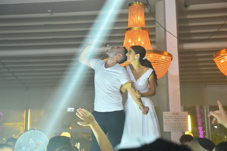 צירופי מקרים שהובילו לסיפור אהבה 27