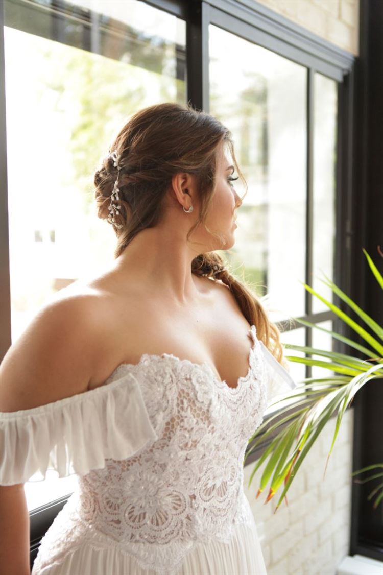 אופנה אמיתית: שיר גינדי מרחיבה את הז'אנר הלבן 9