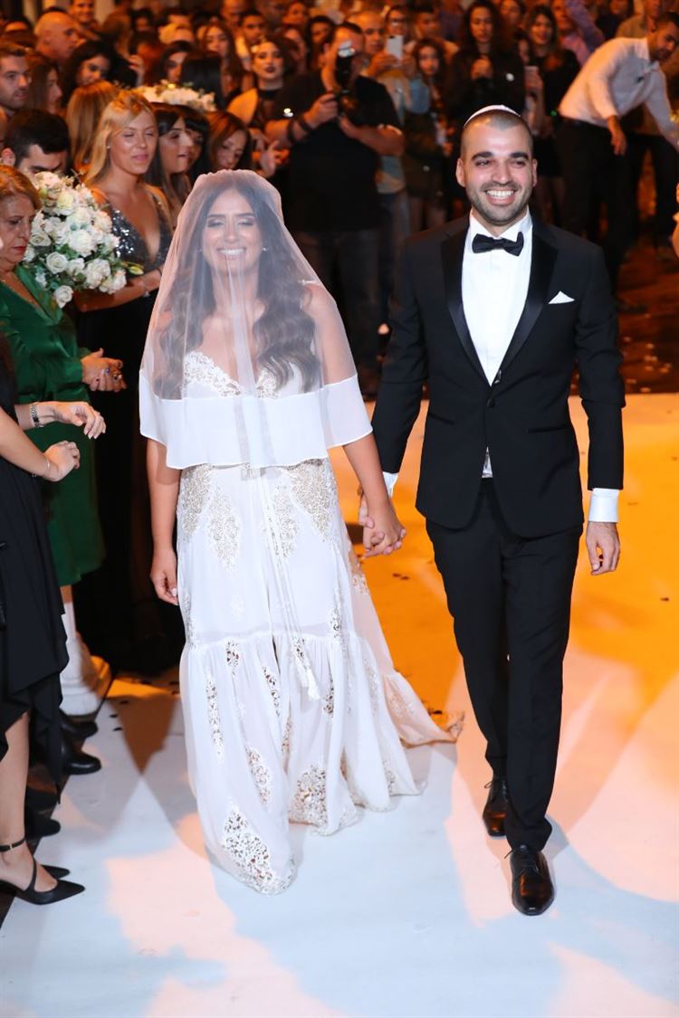 לא הצליח להתאפק והציע נישואין 17