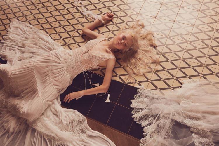 מסתורית ומהפנטת: הקולקציה החדשה של ענבל רביב 2