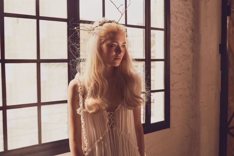 מסתורית ומהפנטת: הקולקציה החדשה של ענבל רביב 21