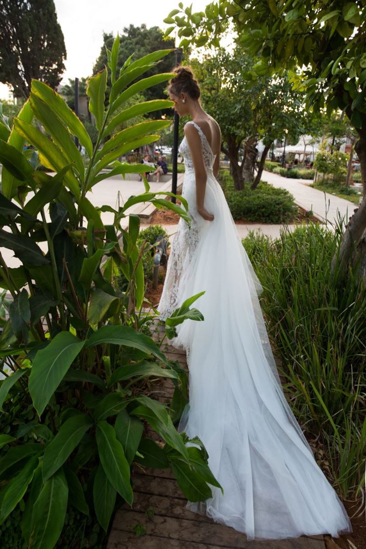 גלית רוביניק מציגה: שמלות כמו של נסיכות 12