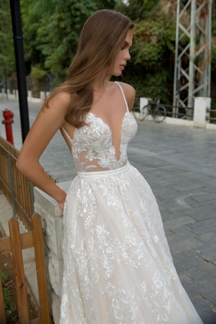 גלית רוביניק מציגה: שמלות כמו של נסיכות 15