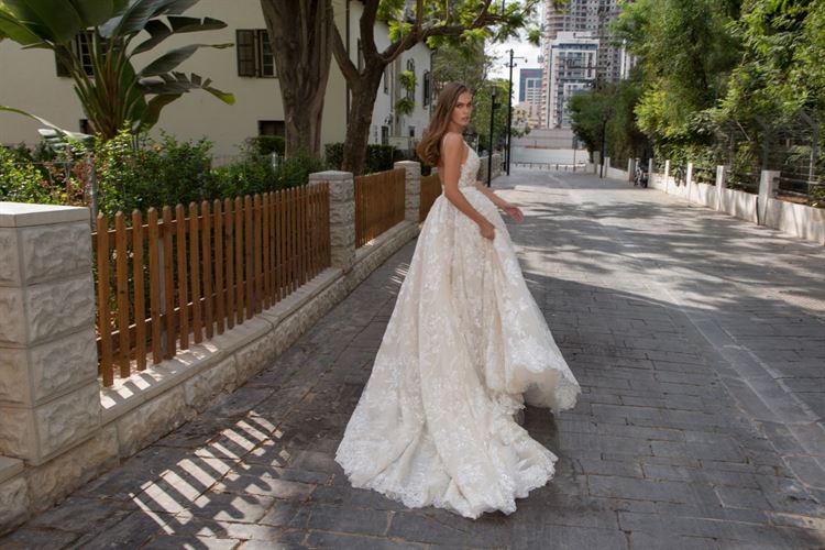 גלית רוביניק מציגה: שמלות כמו של נסיכות 17