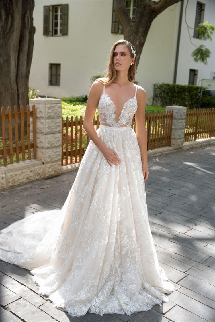 גלית רוביניק מציגה: שמלות כמו של נסיכות 18