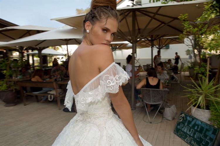 גלית רוביניק מציגה: שמלות כמו של נסיכות 30