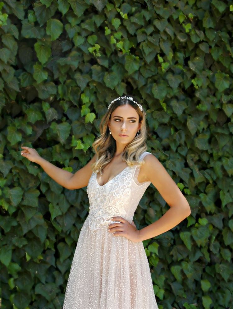 מה קורה כשמשלבים פרחים בשמלות כלה? 2