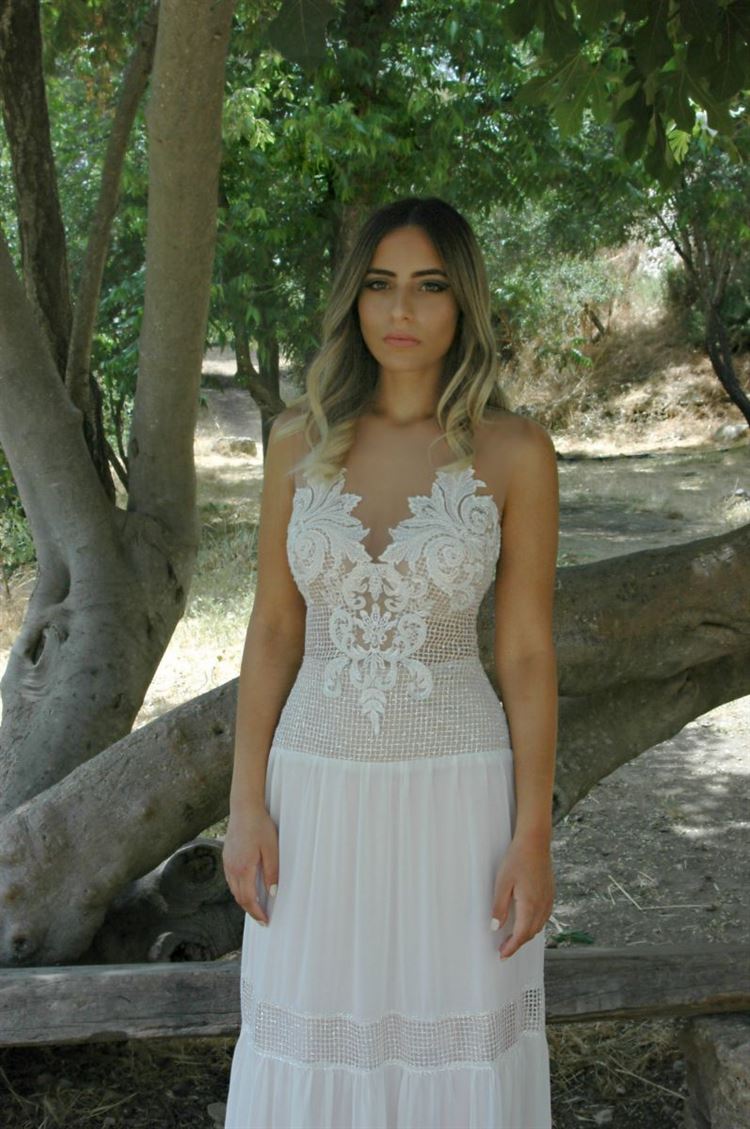 מה קורה כשמשלבים פרחים בשמלות כלה? 8