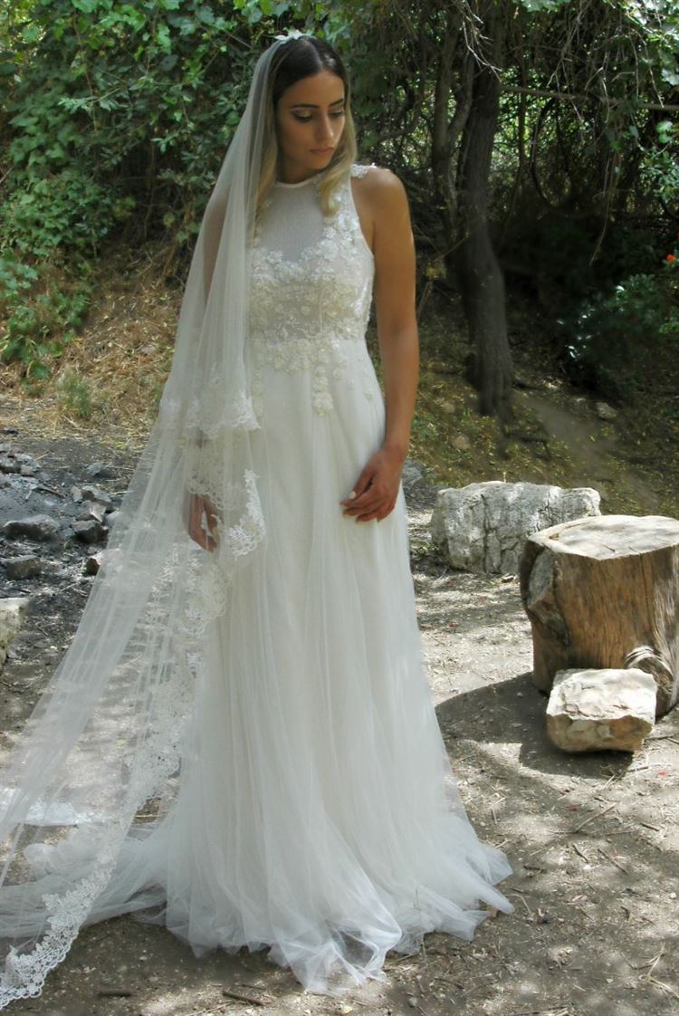 מה קורה כשמשלבים פרחים בשמלות כלה? 12