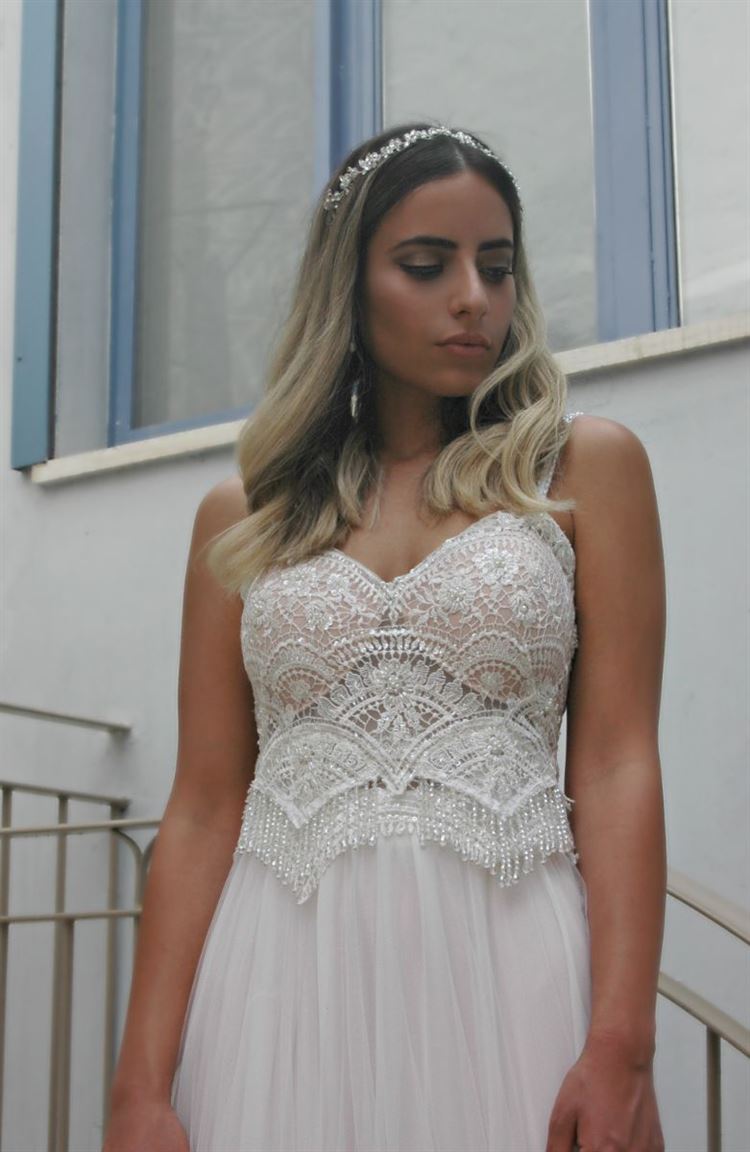 מה קורה כשמשלבים פרחים בשמלות כלה? 13