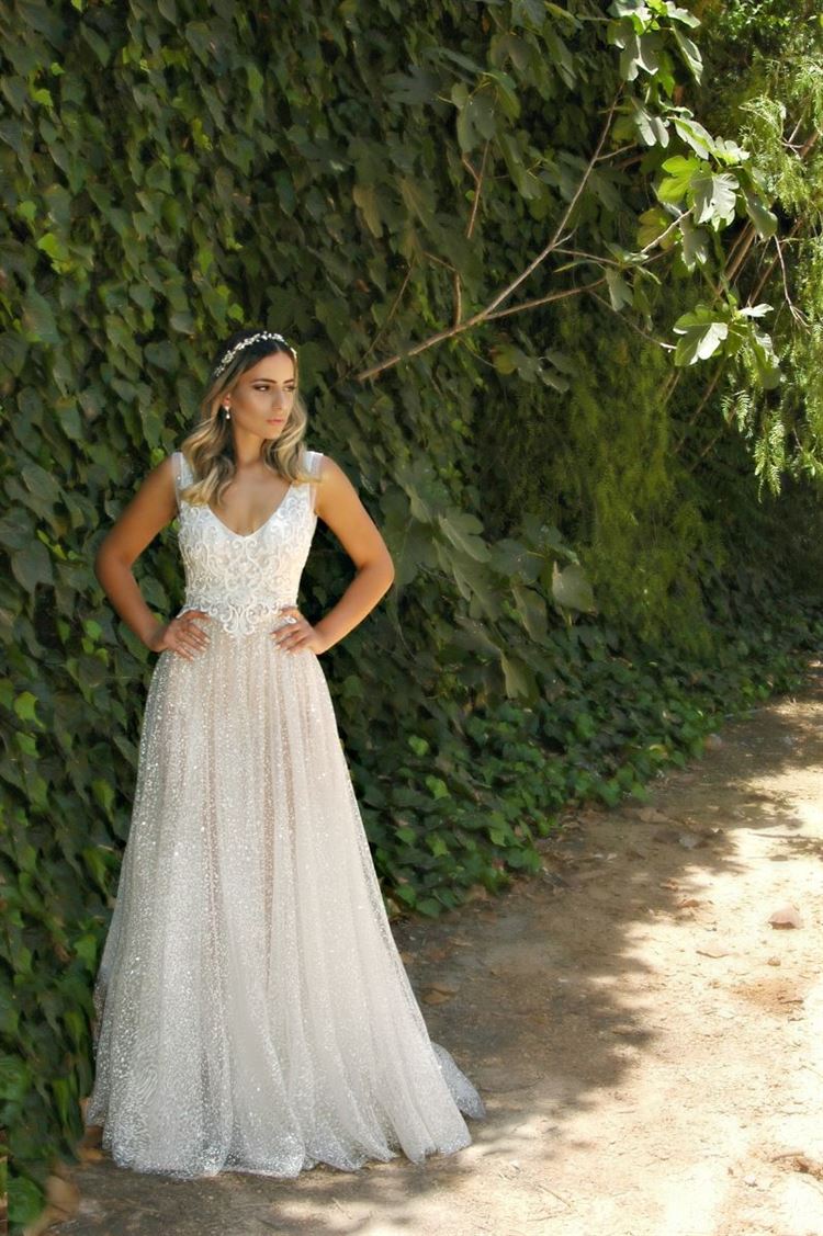 מה קורה כשמשלבים פרחים בשמלות כלה? 14