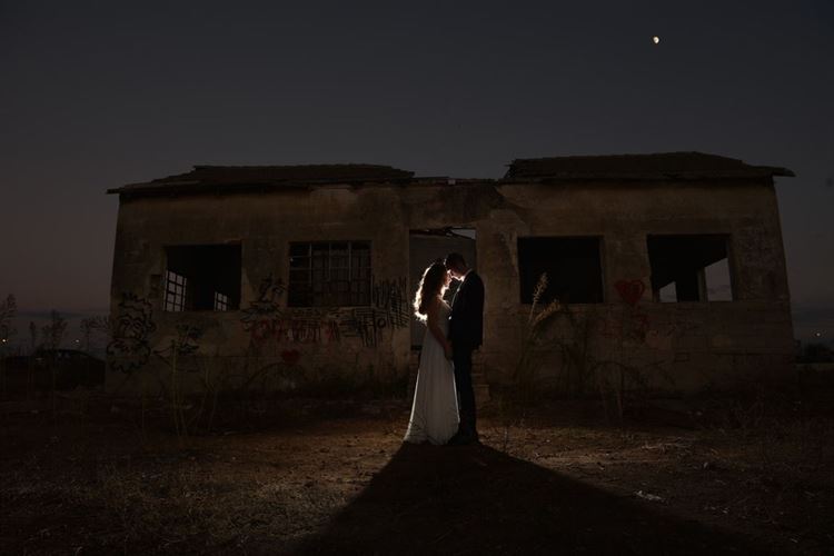 החתן שהצליח לכרוע ברך במקום צפוף במיוחד 11