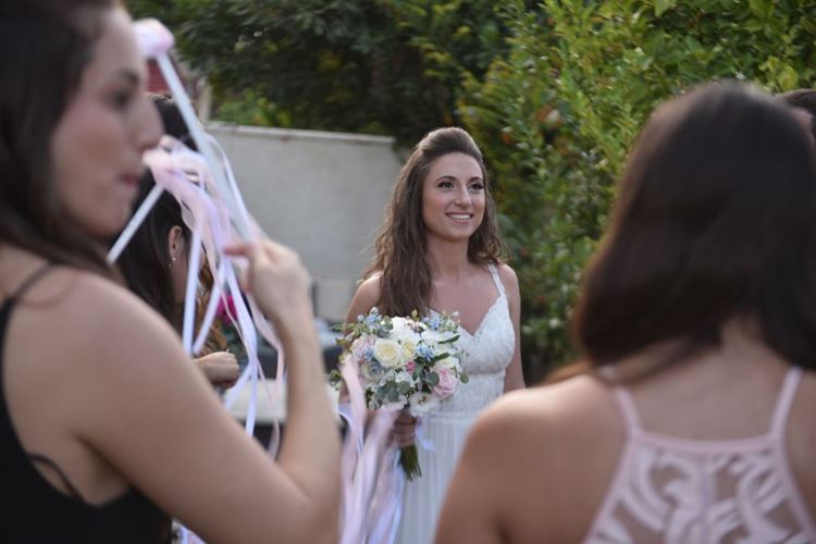 החתן שהצליח לכרוע ברך במקום צפוף במיוחד 15