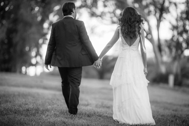 שמלת כלה מרהיבה בעיצובה של ענבר פריימן (צילום: רן שיינברגר)