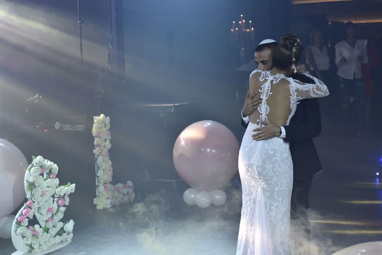 החתן והכלה מציגים: צילומי זוגיות של מקצוענים 16