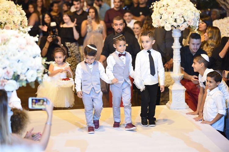 החתן והכלה מציגים: צילומי זוגיות של מקצוענים 15