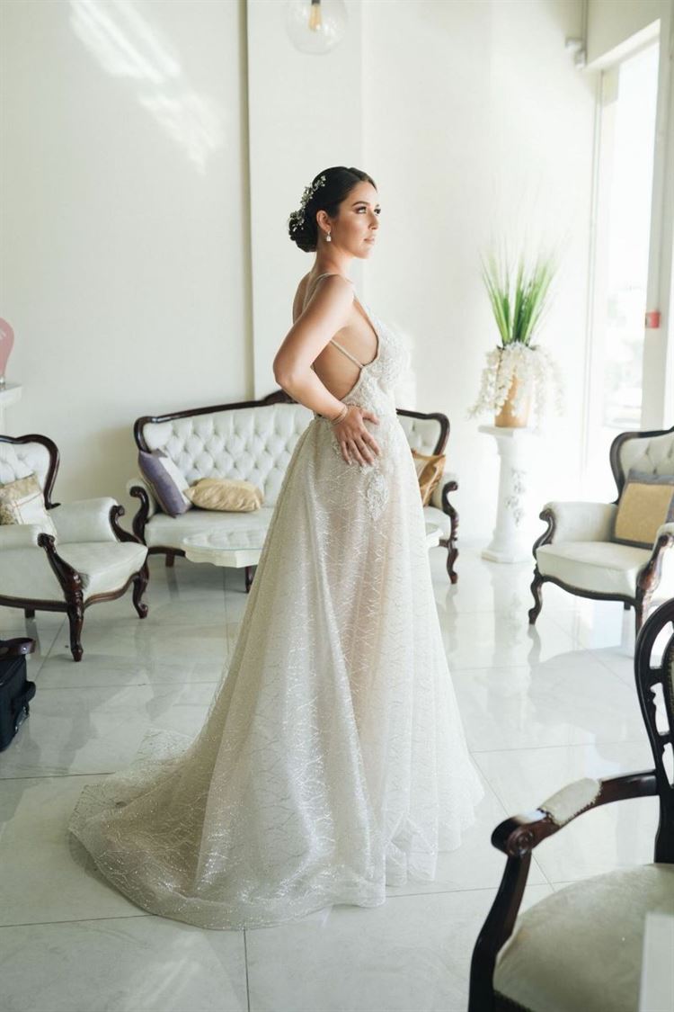 השמלה הלבנה ש"במקרה" נתפרה לחופשה במלדיביים 16