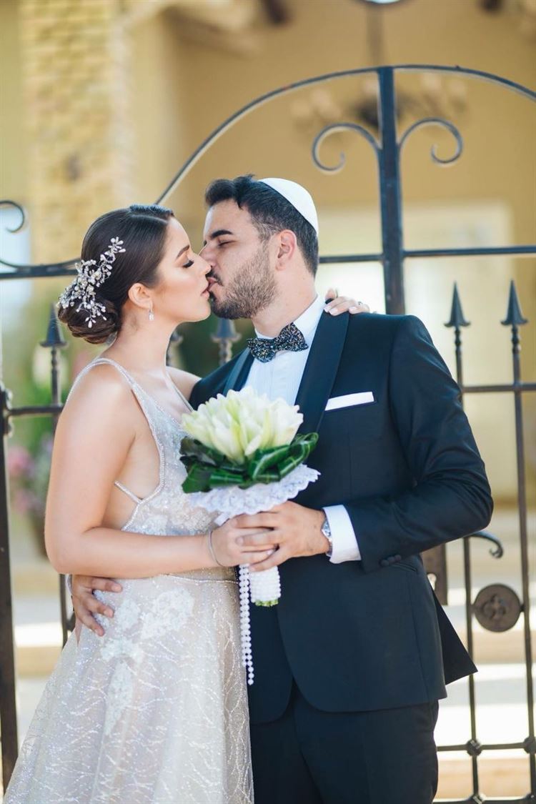 השמלה הלבנה ש"במקרה" נתפרה לחופשה במלדיביים 5